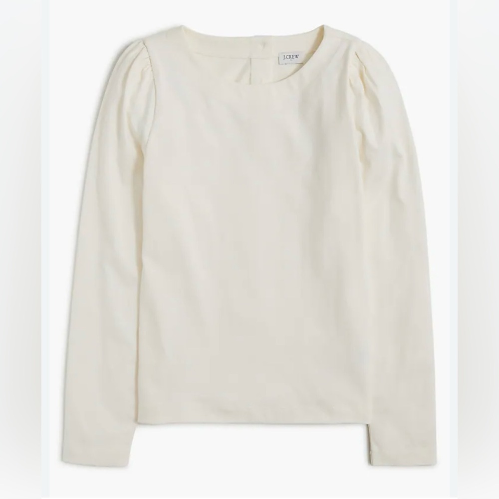 Puff-sleeve button-back top
NWT!! MAKE ME AN OFFER!!